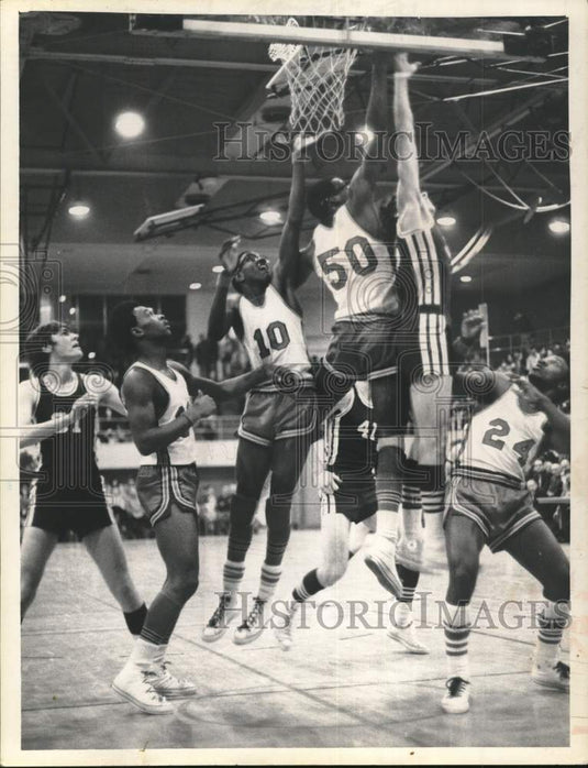 1971 Press Photo Philip Schuyler & Cohoes High Schools Play Basketball- Historic Images