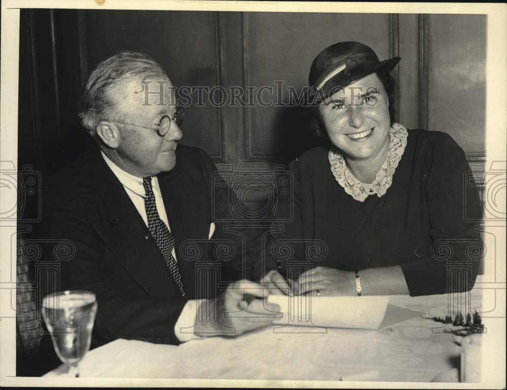 1934 Press Photo Golfer Helen Hicks with Don M. Parker at Roosevelt Hotel- Historic Images