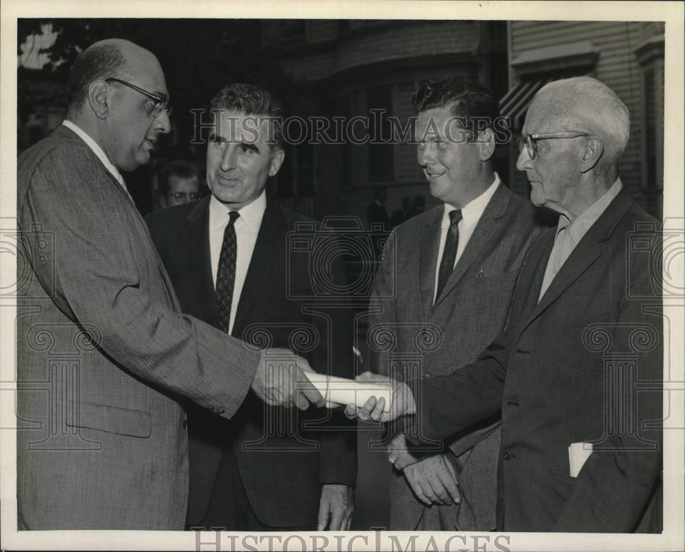 1965 Press Photo Albany area politicians confer - tub13783