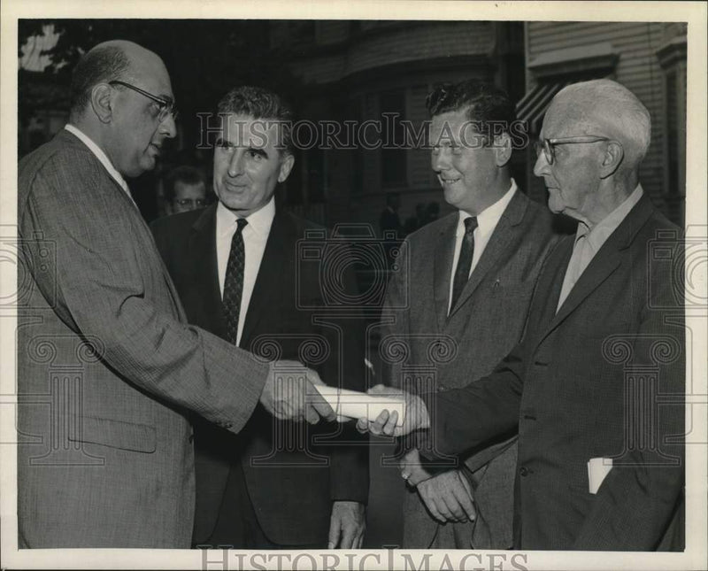 Load image into Gallery viewer, 1965 Press Photo Albany area politicians confer - tub13783
