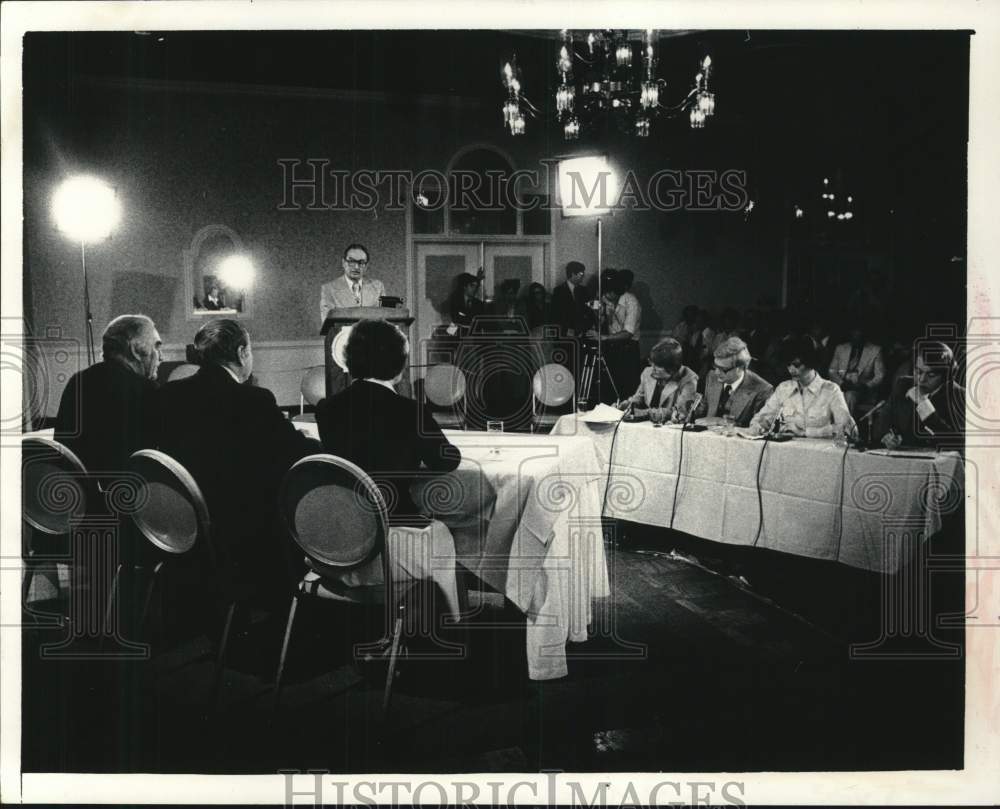 1978 Press Photo Gubernatorial candidates debate in Albany, New York - tub14149- Historic Images