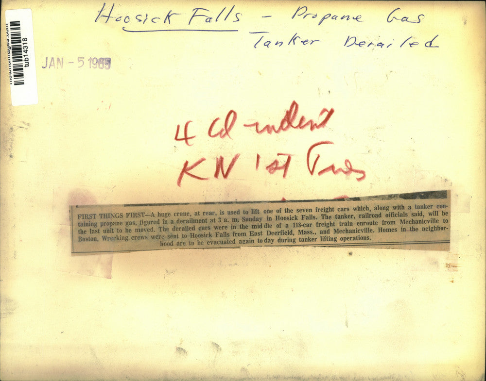 1965 Press Photo Crane Lifts Cars After Train Derailed, Hoosick Falls, New York