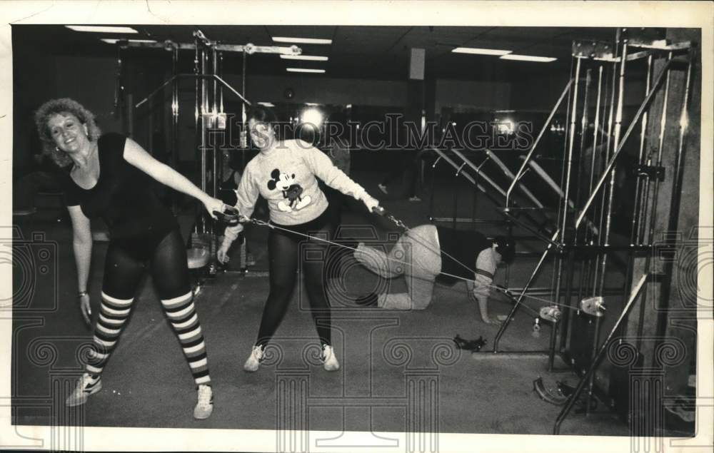 1983 Press Photo Barbara Frisino, Patty Burns Exercise, Spa Lady Colony- Historic Images