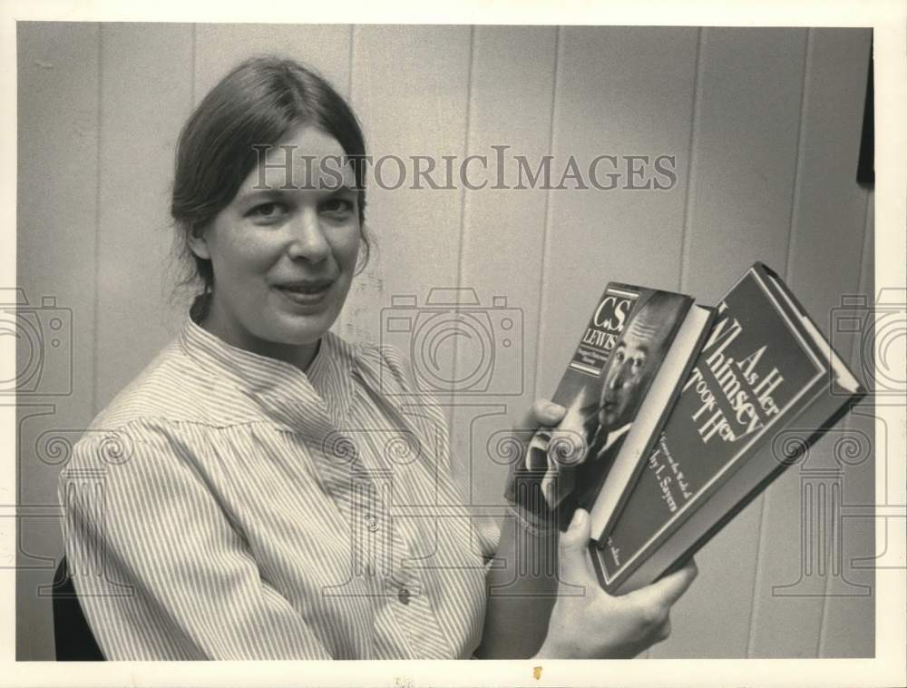 1985 Press Photo Author and Professor Margaret Hannay, Siena College, New York- Historic Images