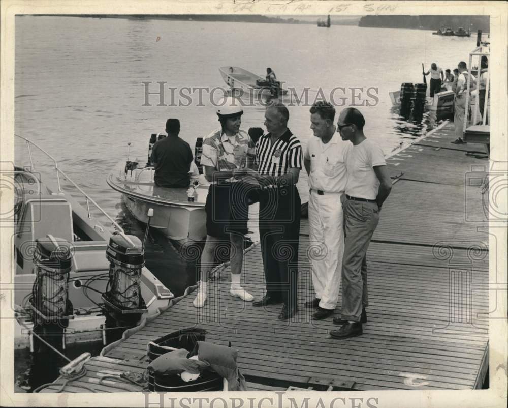 1964 Press Photo Drivers, refs on dock at Hudson River Motor Boat Marathon