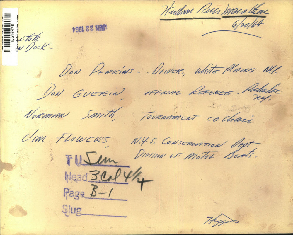 1964 Press Photo Drivers, refs on dock at Hudson River Motor Boat Marathon