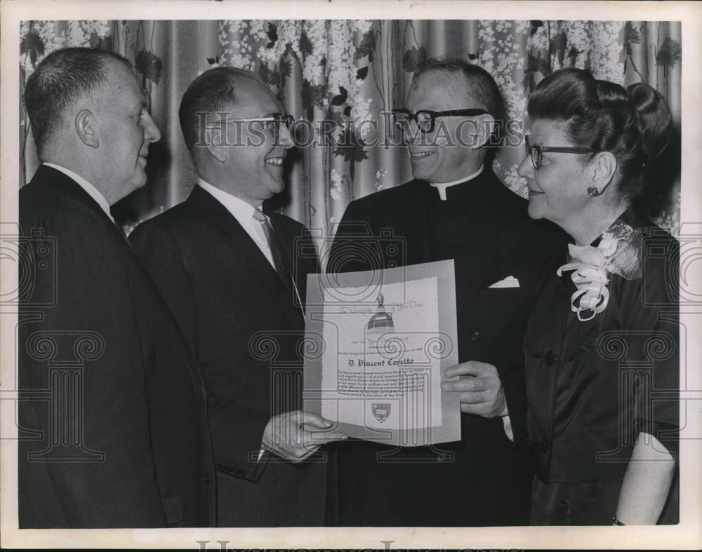 1963 Press Photo Notre Dame Man of the Year D. Vincent Cerrito and well-wishers- Historic Images