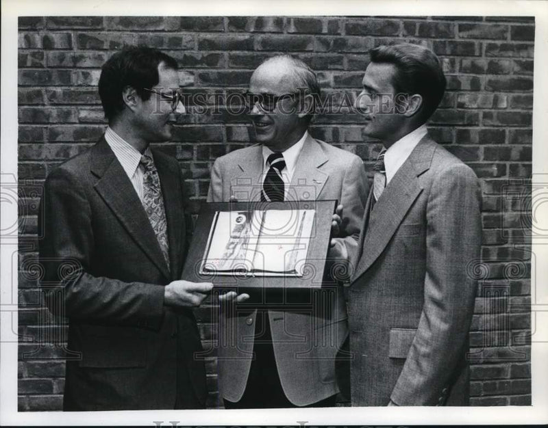 Load image into Gallery viewer, 1978 Press Photo Honored Guest Ted C. Southworth at Exchange Club of Albany Mtg
