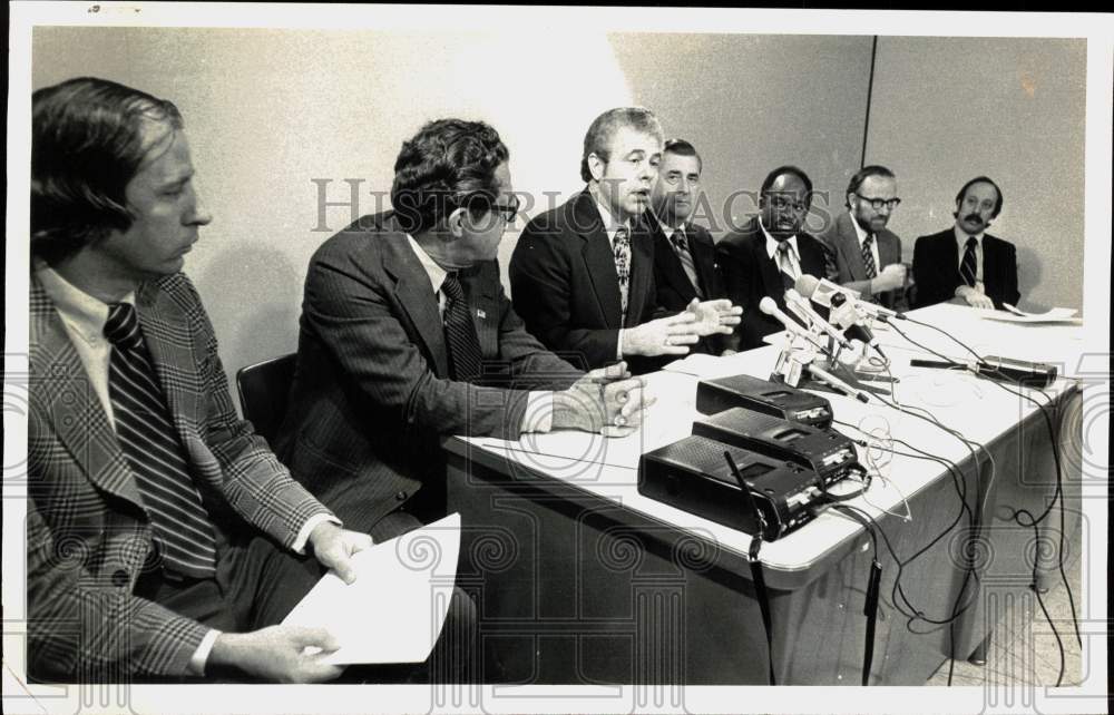 1979 Press Photo Charles Bates and Other New York State Officials - tub18778