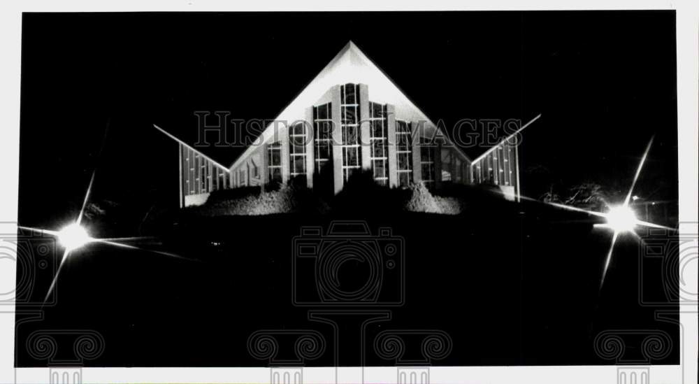 Press Photo Temple Beth Emeth Lit for Kristallnacht in Albany, New York