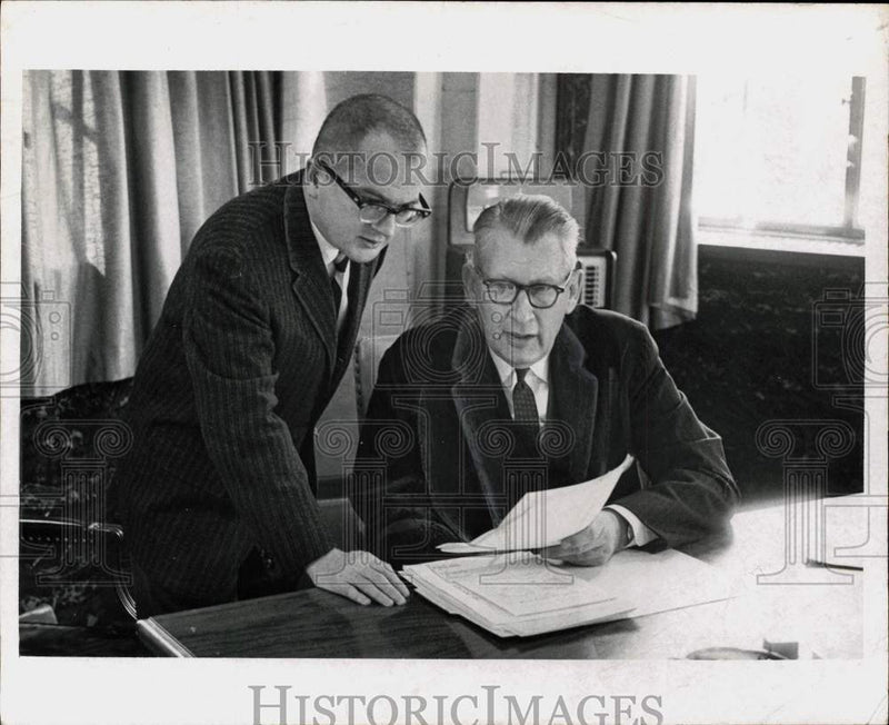 Load image into Gallery viewer, 1965 Press Photo Hollis E. Harrington, President, State Bank Of Albany
