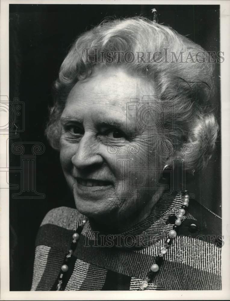 1984 Press Photo Ann Stellone, Stellone's Electrical Company, in Watervliet, NY- Historic Images