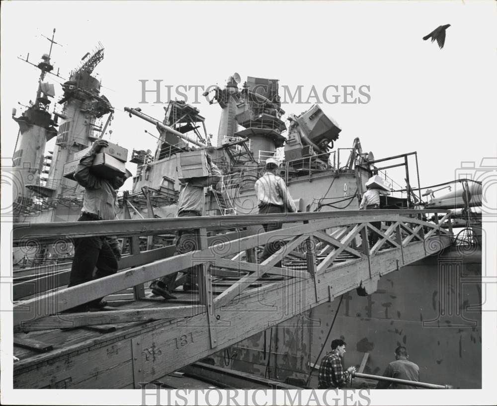 Press Photo Supplies Loaded on the USS Albany - tub24887- Historic Images