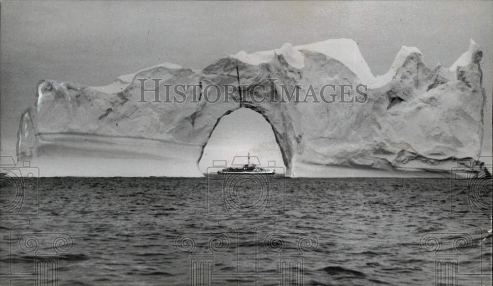 1952 Press Photo Ship Eastwind Surrounded by Iceberg - tub24919- Historic Images