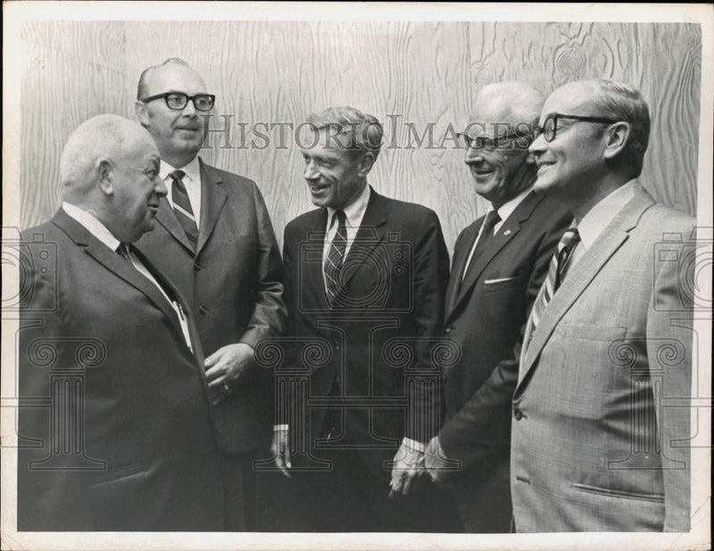 Load image into Gallery viewer, 1970 Press Photo Representative Samuel Stratton and Other Gentlemen, New York
