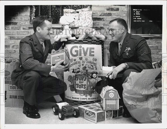 1973 Press Photo Al Bessette and Andy Anderson, U.S. Marines, Schenectady