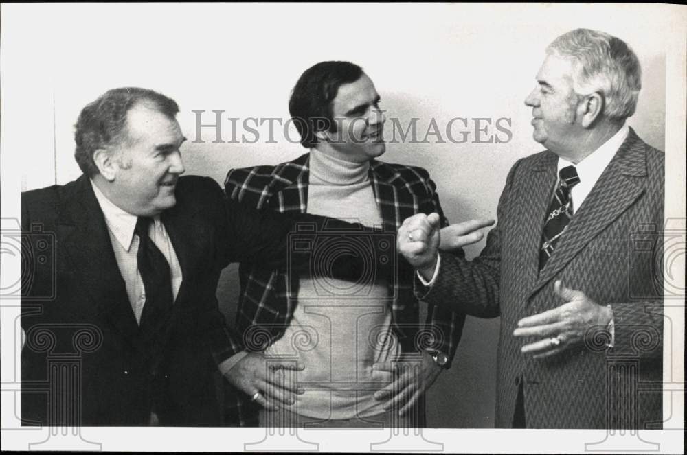 1977 Press Photo Joe Torre, Rod O'Connor, and Other Gentleman - tub27711