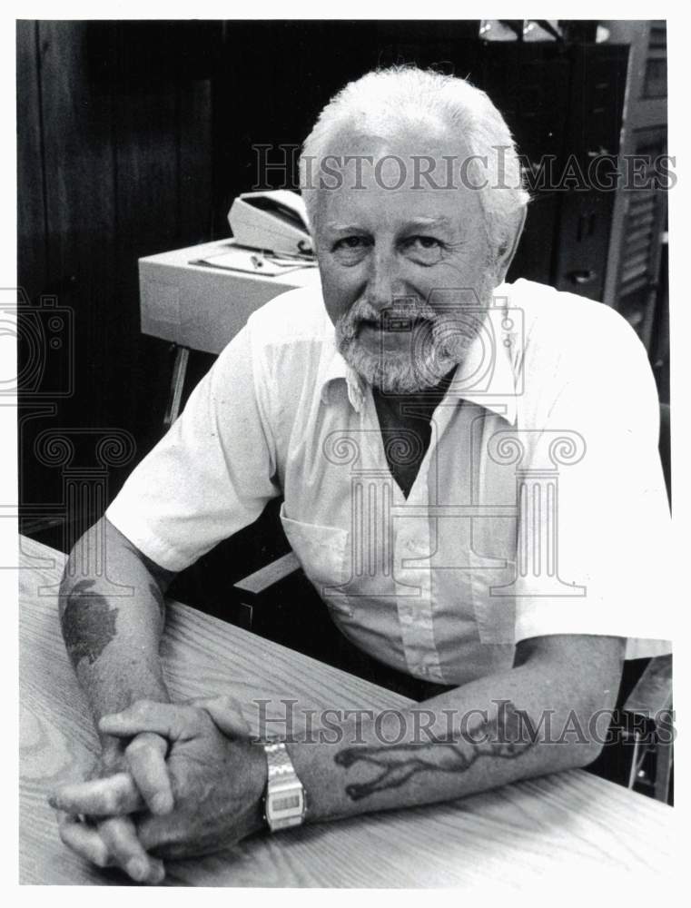 1990 Press Photo Ralph Warren, Department of Public Works, Colonie, New York- Historic Images