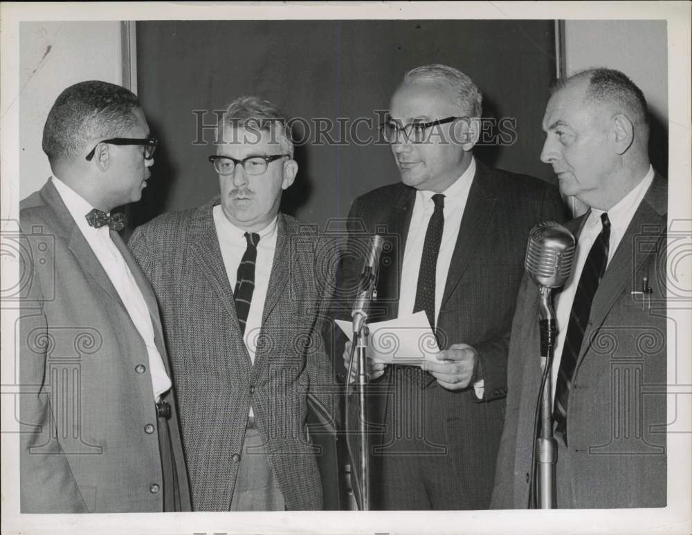1962 Press Photo Dr. Raymond Harris, Fellow Officials at Ann Lee Home Conference- Historic Images