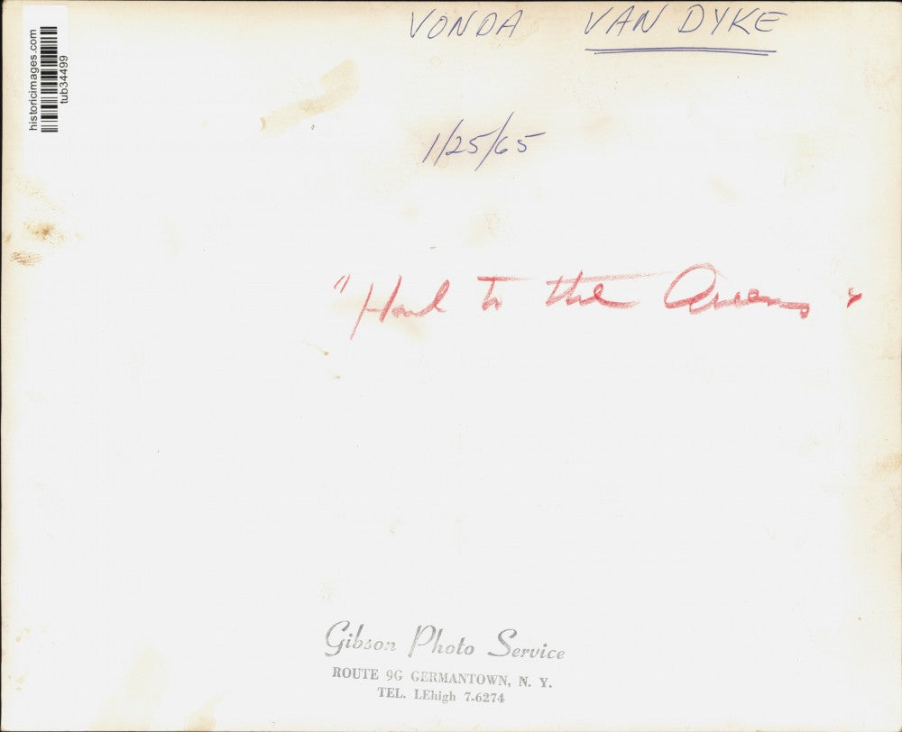 1965 Press Photo Vonda Kay Van Dyke, Miss America, with Traveling Companions