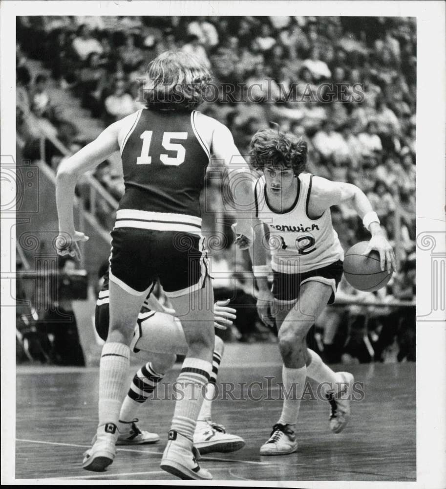 1980 Press Photo Greenwich Basketball Player Tony Traver at Game - tub34703- Historic Images