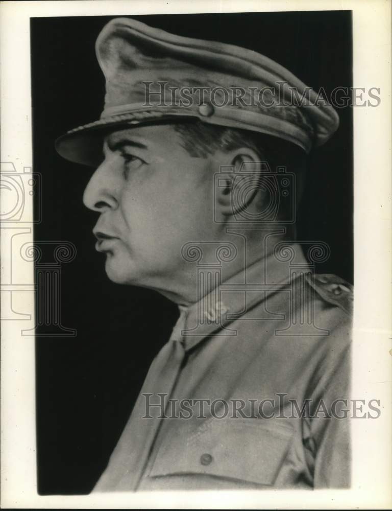 Press Photo General Douglas MacArthur speaking - tub36597