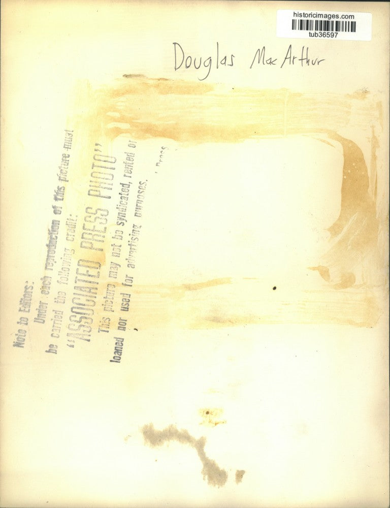 Press Photo General Douglas MacArthur speaking - tub36597