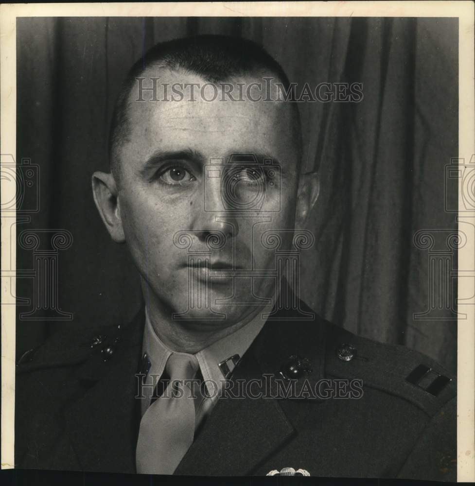 1963 Press Photo U.S. Marine Major John F. Roche III - tub36668