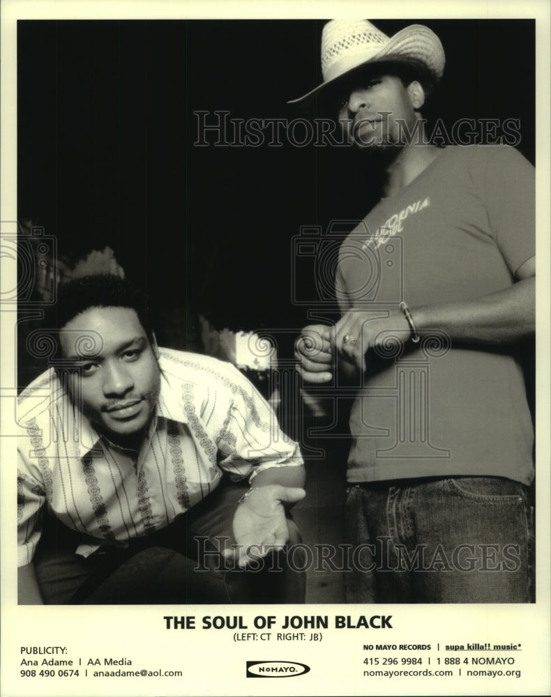 2004 Press Photo Musicians The Soul of John Black of No Mayo Records at Savannah- Historic Images