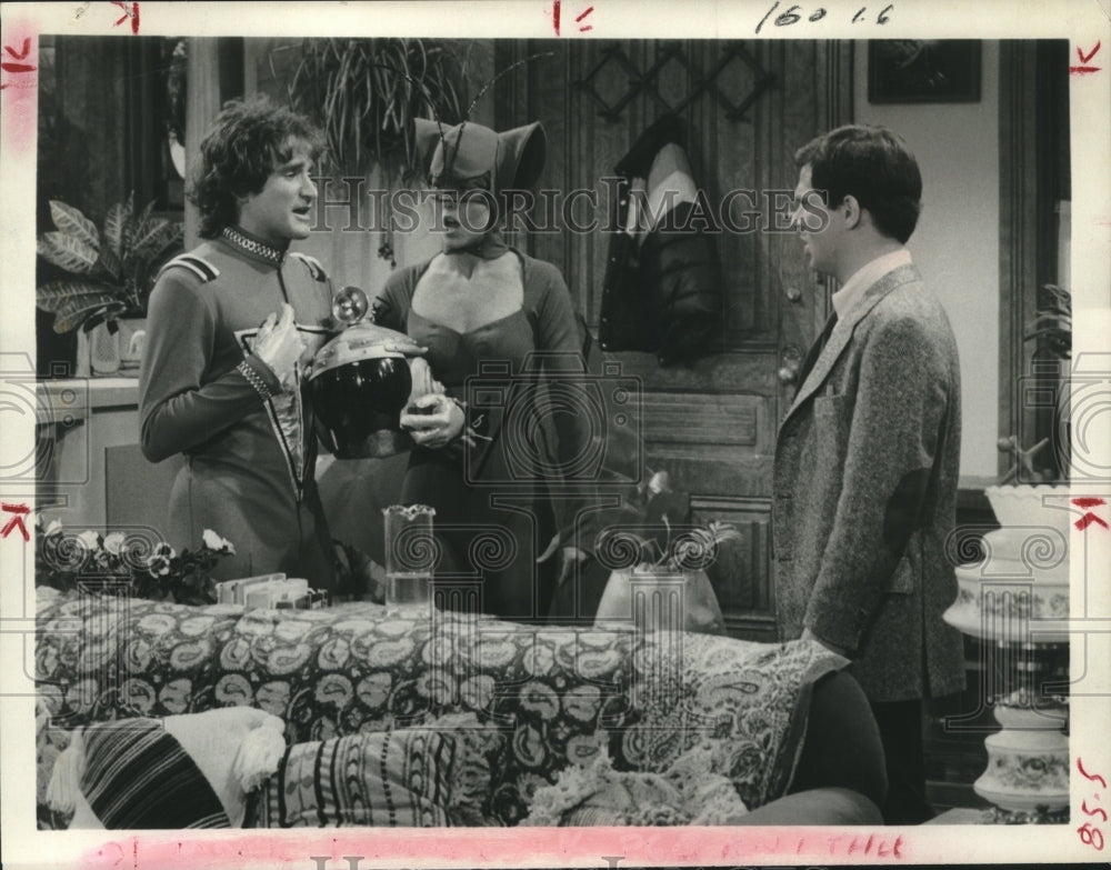1979 Press Photo Robin Williams, Pam Dawber & Jeff Altman star in "Mork & Mindy"- Historic Images