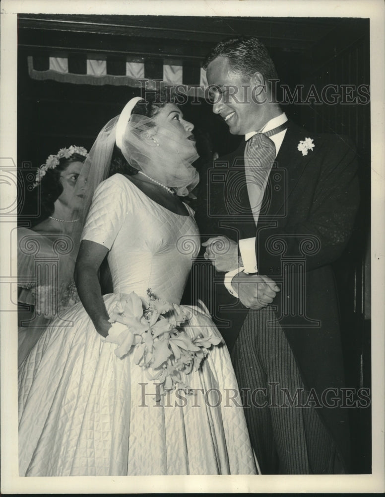 1952 Press Photo Director Robert Schuler &amp; bride, opera star Patrince Munsel- Historic Images