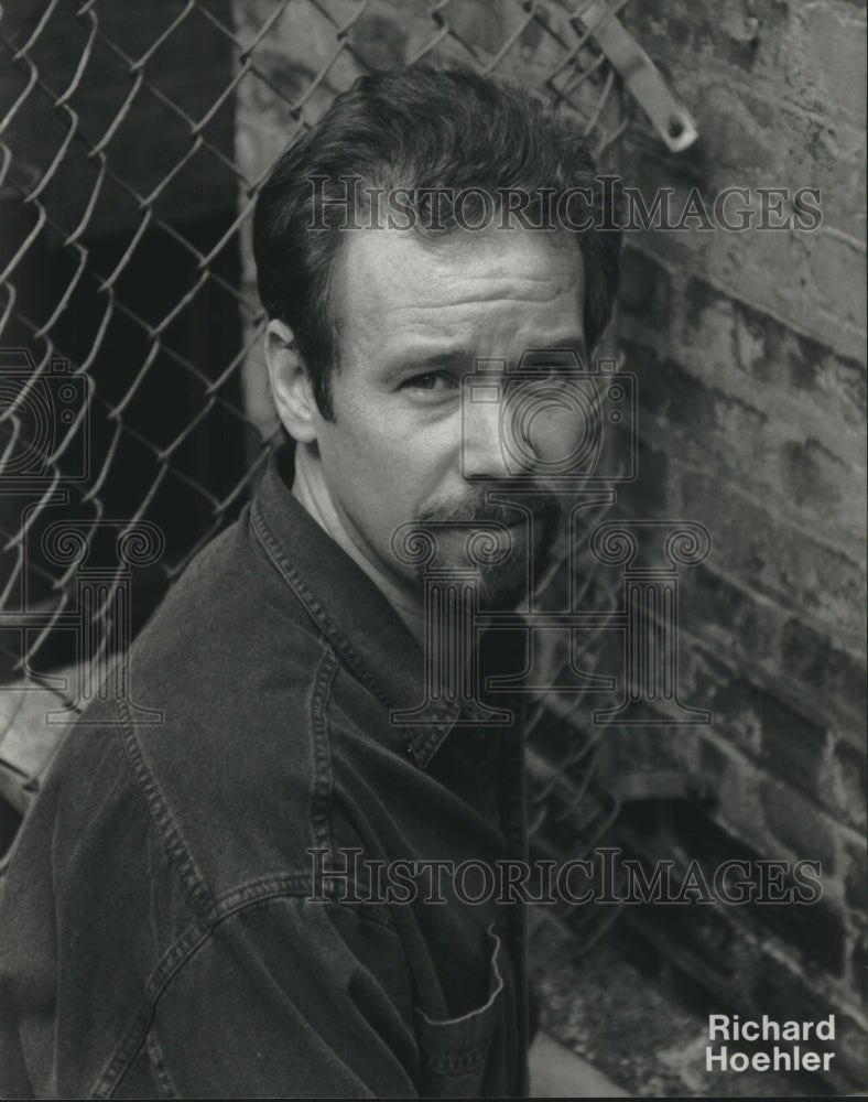 1997 Press Photo Playwright &amp; Actor Richard Hoehler - tup02342- Historic Images