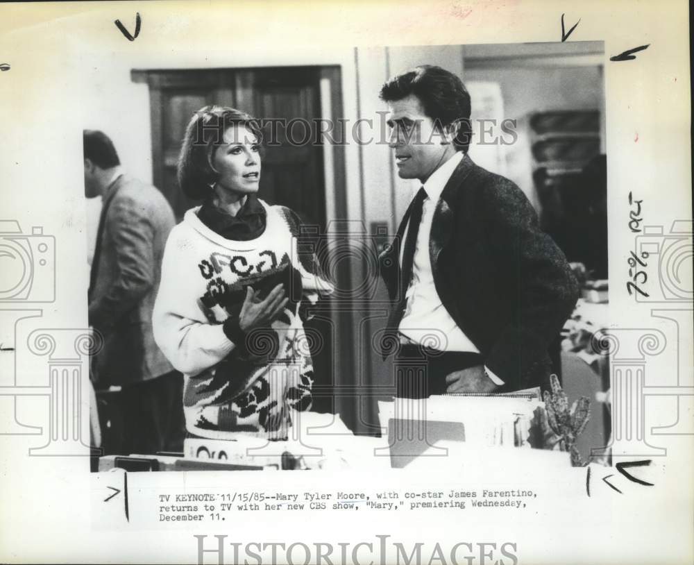 1985 Press Photo Mary Tyler Moore and James Farentino star in "Mary" on CBS-TV- Historic Images