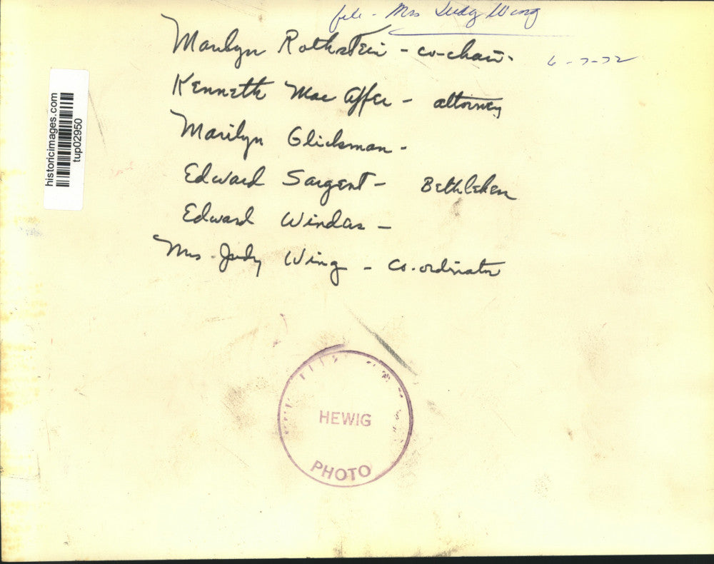 1972 Press Photo Committee members hold meeting in New York office - tup02950