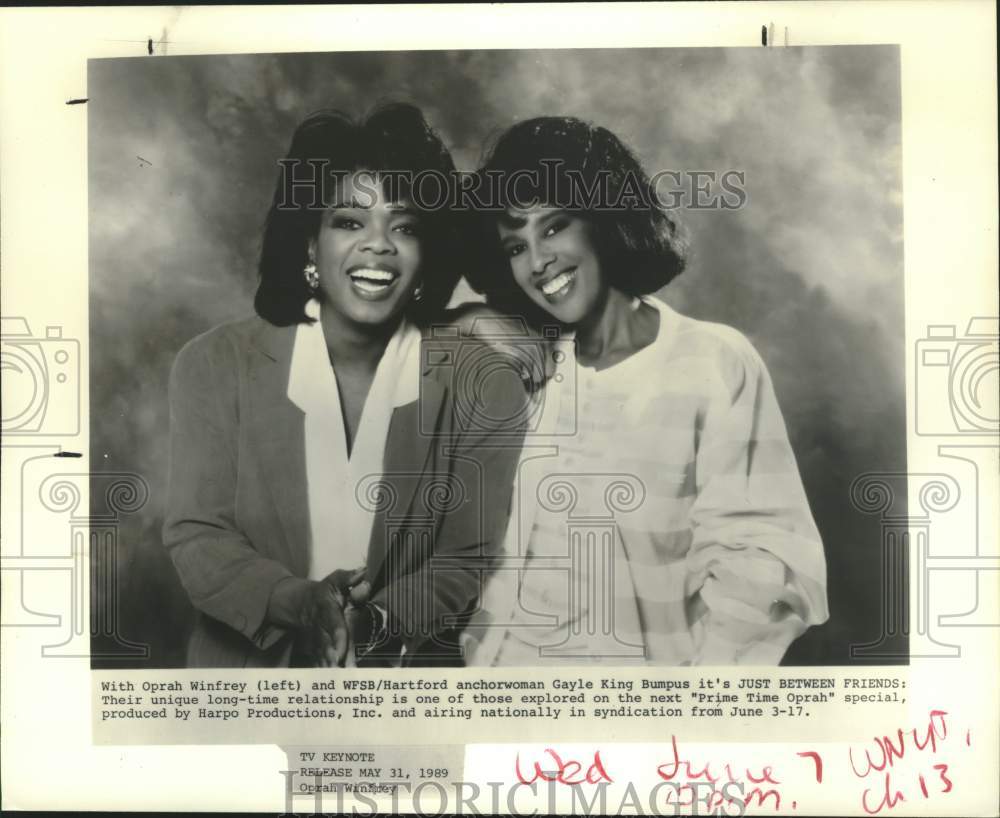 1989 Press Photo Oprah Winfrey & Gayle King Bumpus in "Prime Time Oprah" special- Historic Images