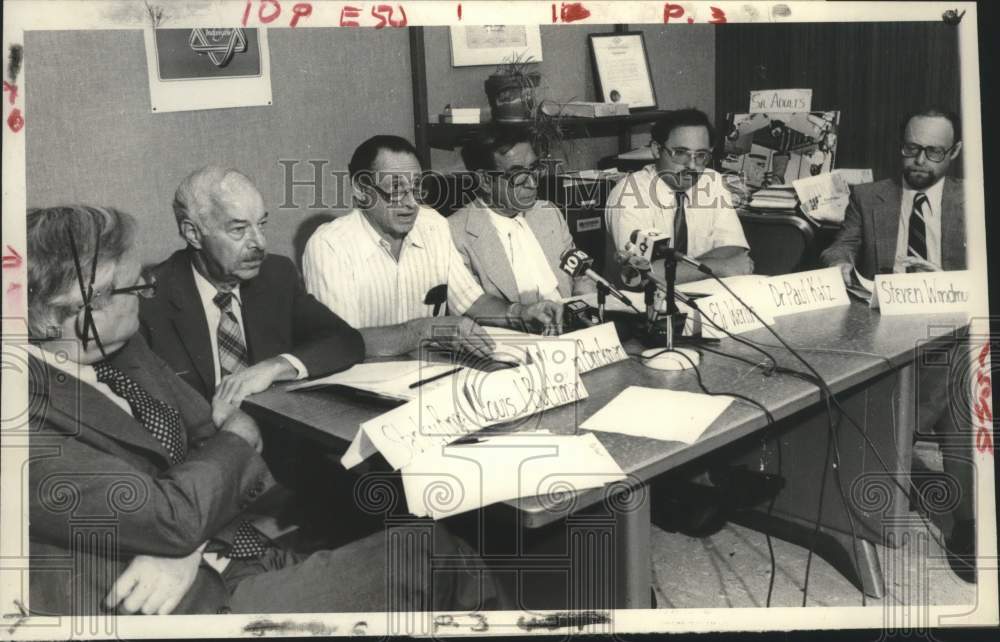 1982 Press Photo Panel members speak at press conference in Albany, New York- Historic Images