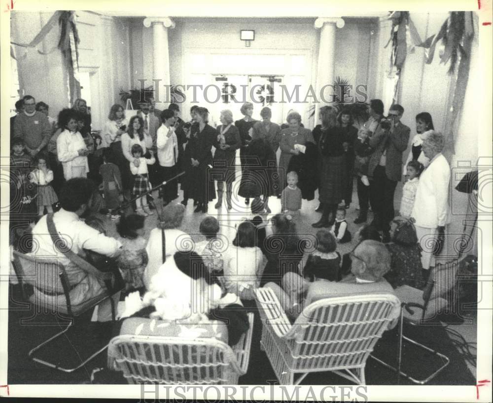 1989 Press Photo Victorian Christmas Party at National Museum of Dance, New York- Historic Images