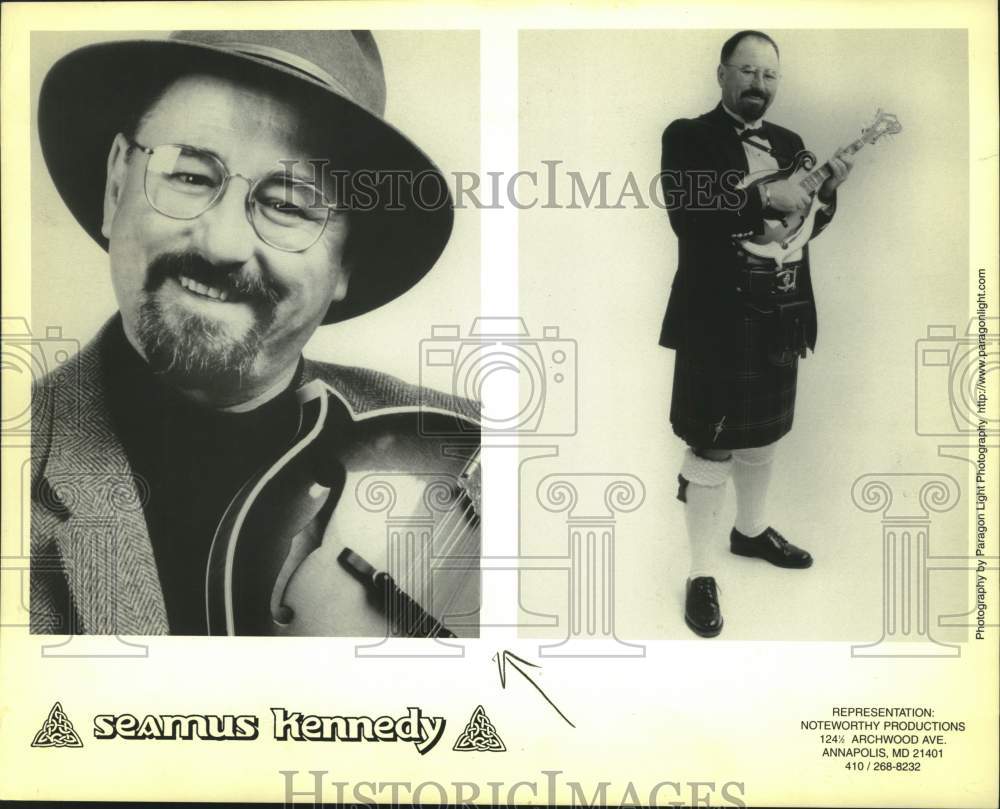 2001 Press Photo Musical artist Seamus Kennedy - tup03213- Historic Images