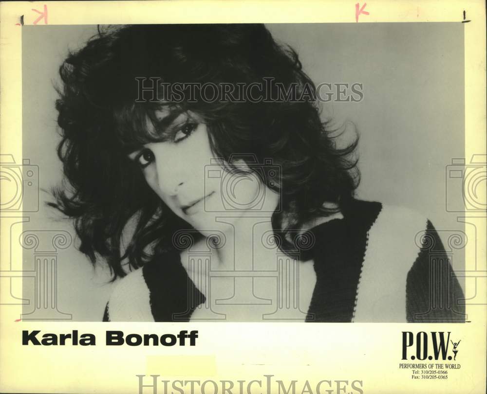 2002 Press Photo Musical artist Karla Bonoff - tup03279- Historic Images