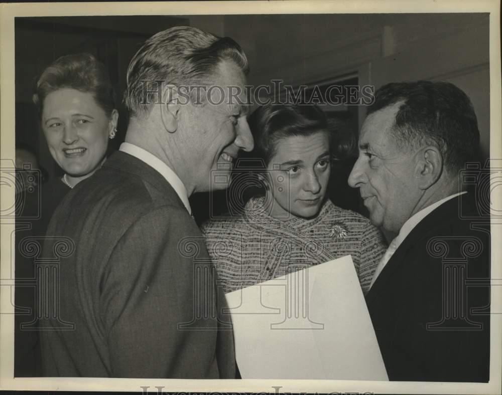 1964 Press Photo New York Governor Nelson Rockefeller mingles with group