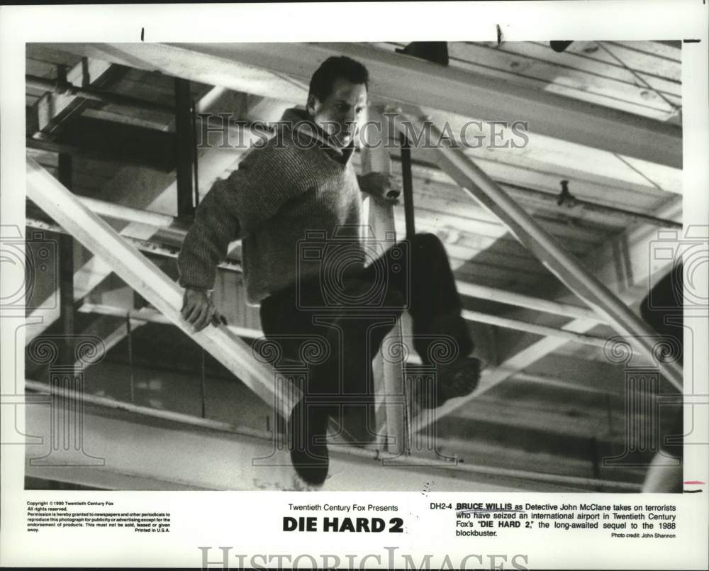 1990 Press Photo Bruce Willis as Detective John McClane in &quot;Die Hard 2&quot;- Historic Images