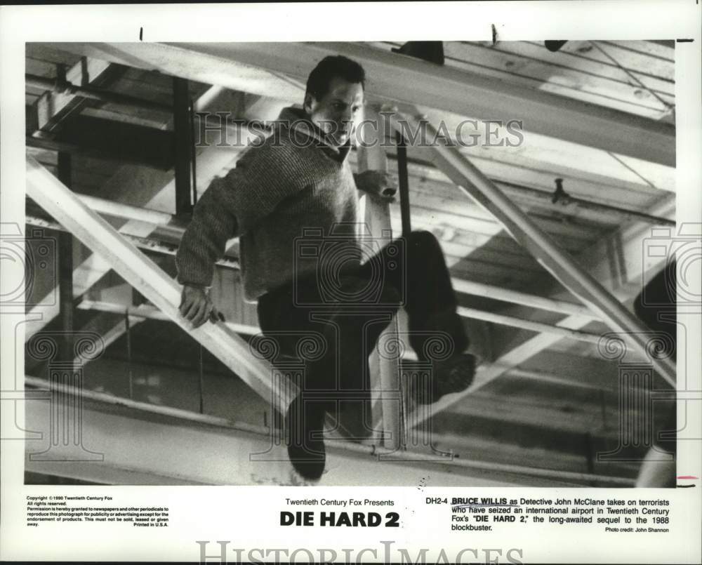 1990 Press Photo Bruce Willis as Detective John McClane in "Die Hard 2"- Historic Images