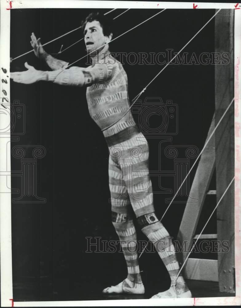 1980 Press Photo Tim Scanlon as Pinocchio for The National Theatre of the Deaf- Historic Images