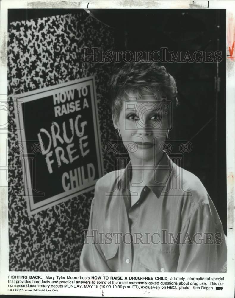 1989 Press Photo Marty Tyler Moore hosts "How To Raise a Drug-free Child" on HBO- Historic Images
