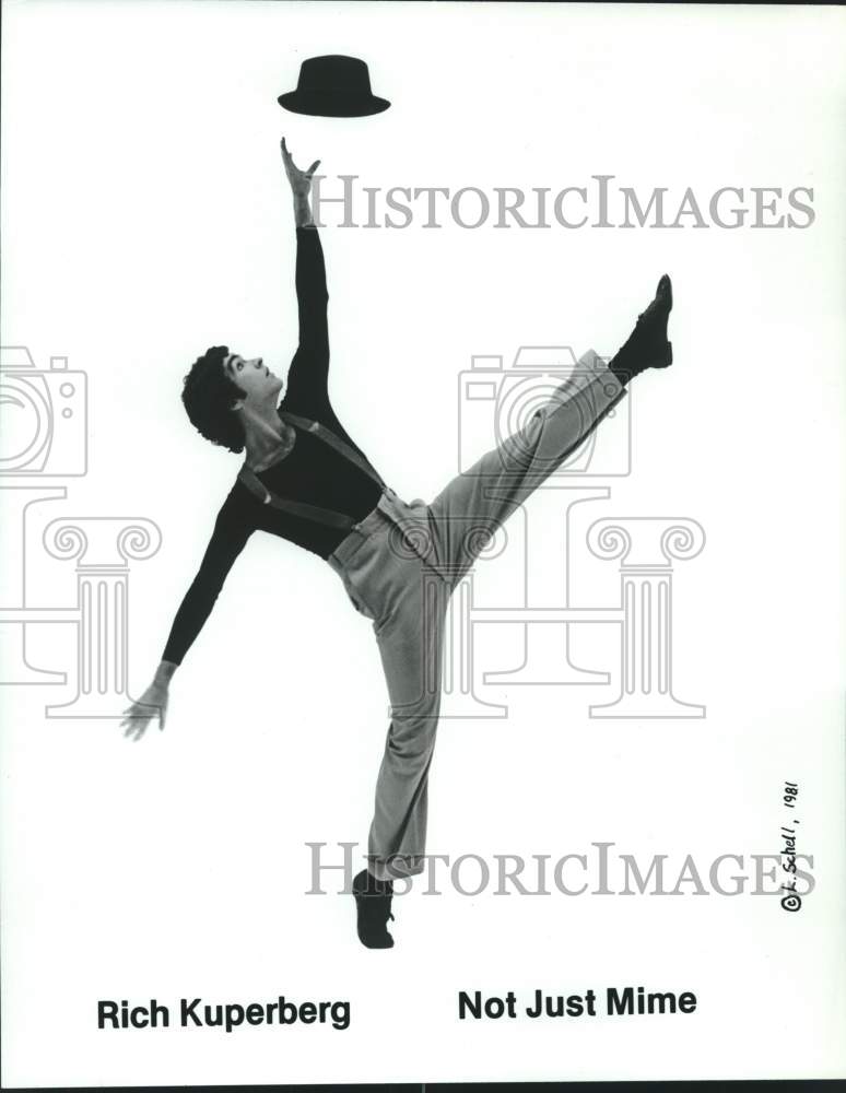 1981 Press Photo Rich Kuperberg performs with Not Just Mime - tup03446- Historic Images