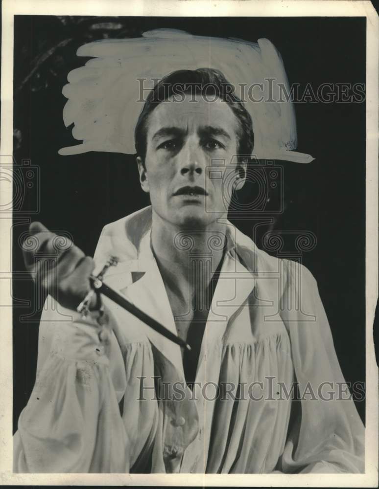 1959 Press Photo John Neville stars in "Hamlet" - tup03468