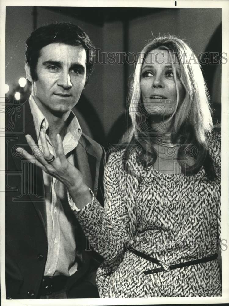 1975 Press Photo Heree North &amp; Tony Lo Bianco star in &quot;Shadow in the Streets&quot;- Historic Images