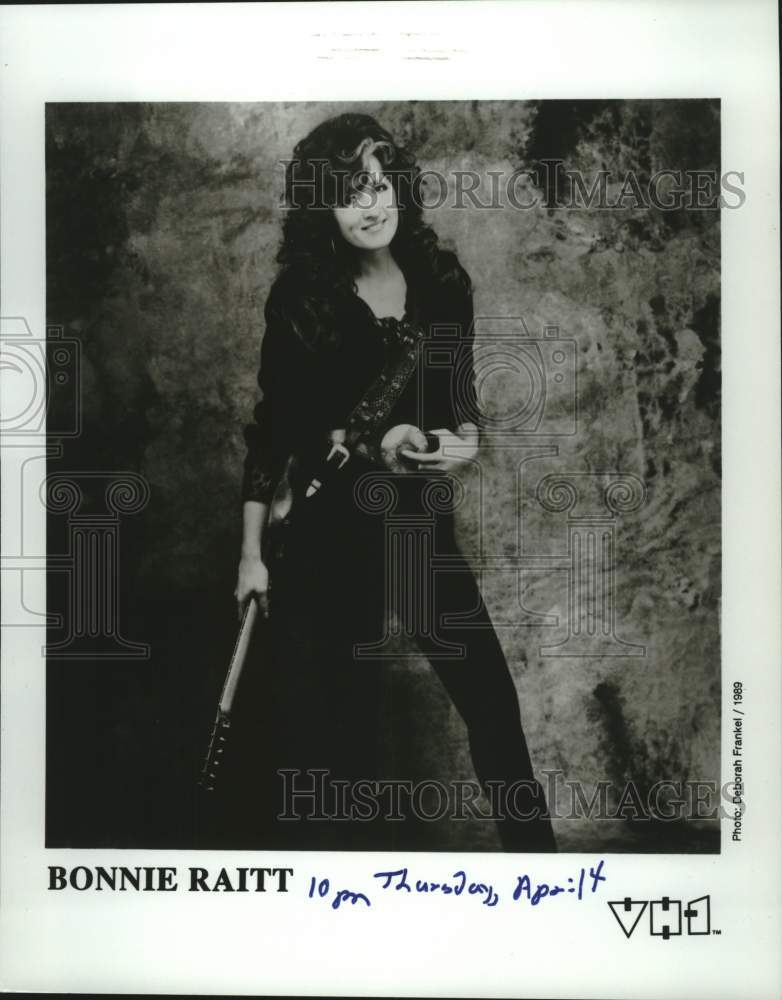 1989 Press Photo Recording artist Bonnie Raitt on VH-1 - tup03703- Historic Images