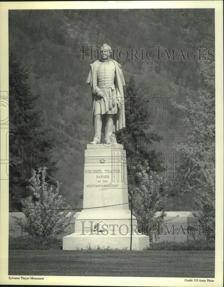 2002 Press Photo Colonel Thayer monument in West Point, New York - tup03865- Historic Images