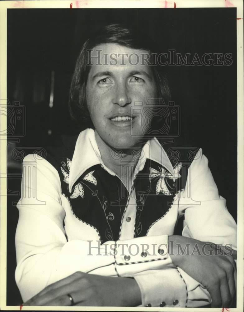 1982 Press Photo Denny Nash in western style shirt - tup03918- Historic Images
